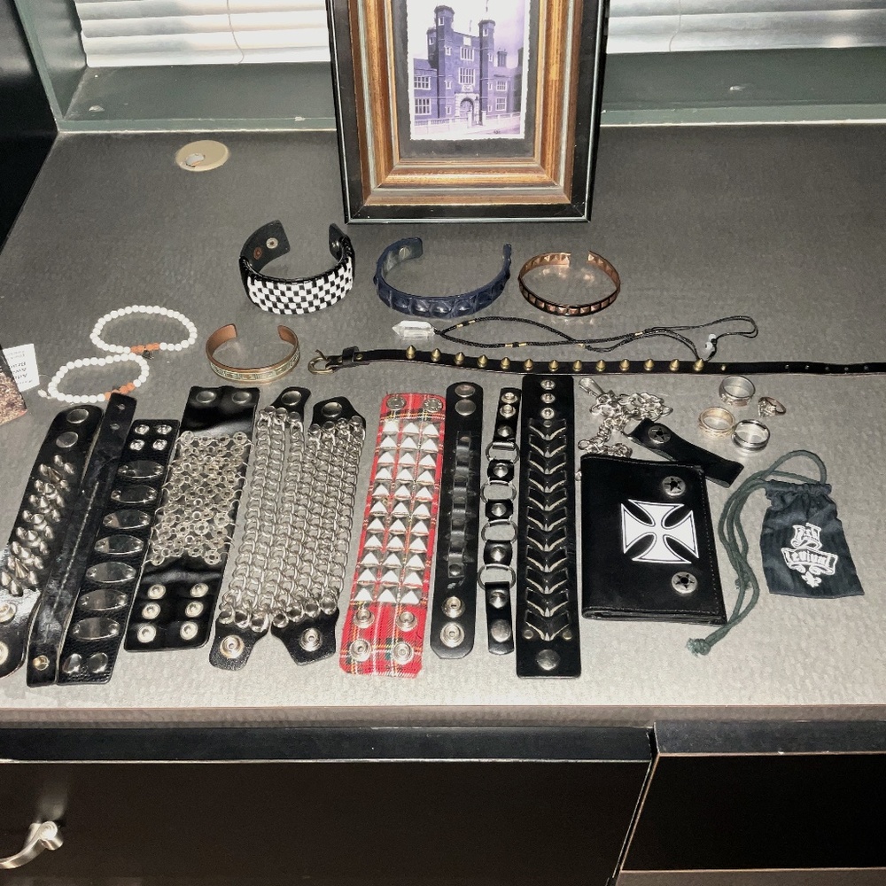 Mens Misc brands, 16 bracelets, 1 choker/bracelet, 1 necklace, 1 wallet, +